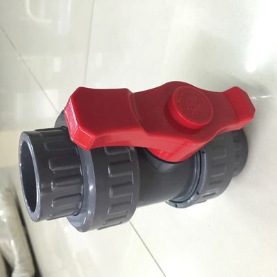 Siyah Kırmızı DN20 UPVC Çiftli Küresel Vana